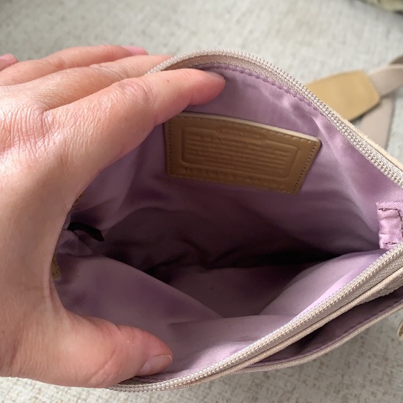 Coach gold small crossbody bag - Picture 8 of 11